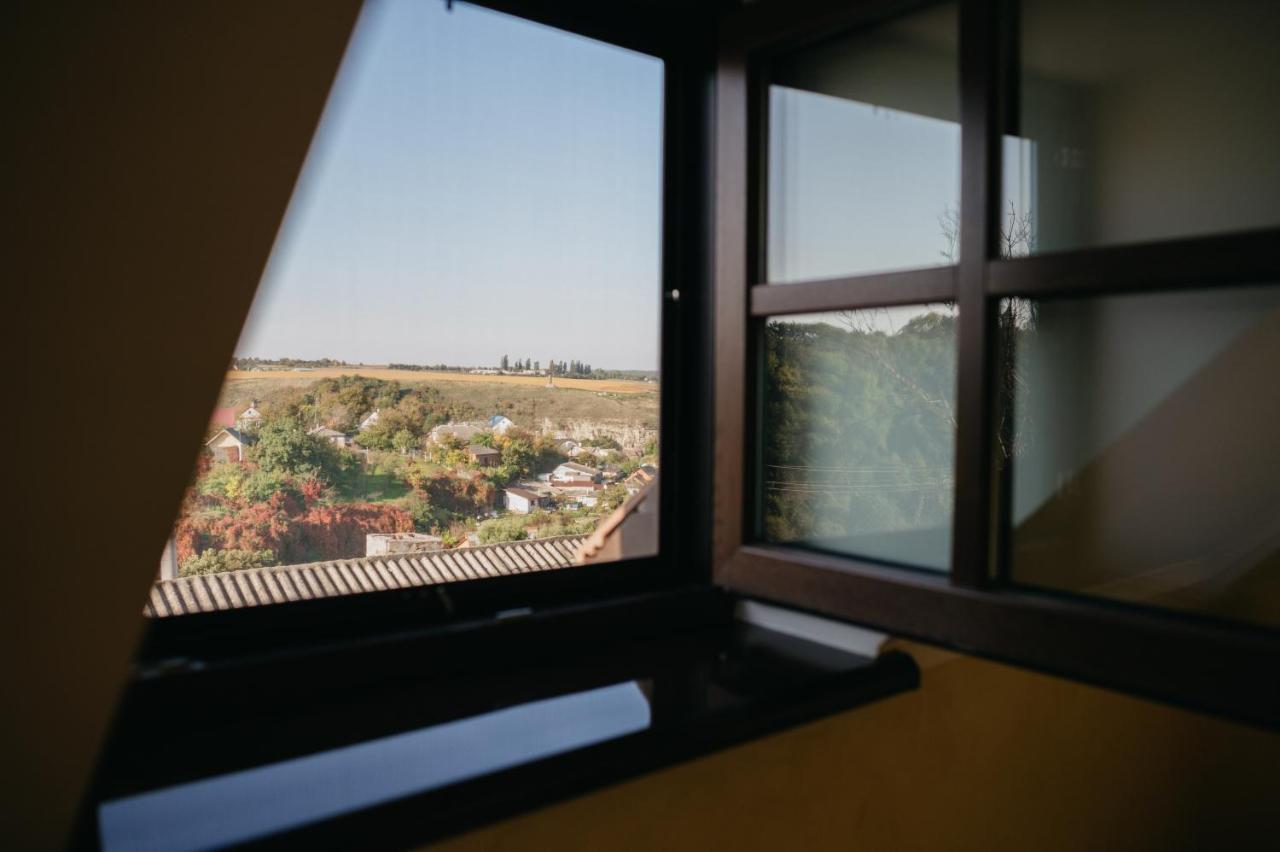 Джерело Kamianets-Podilskyi Exterior photo