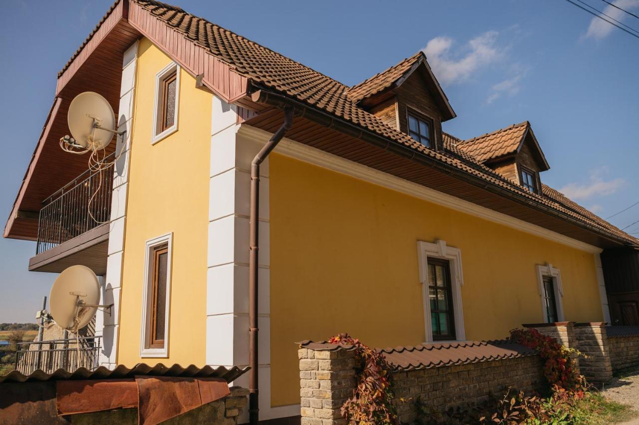 Джерело Kamianets-Podilskyi Exterior photo