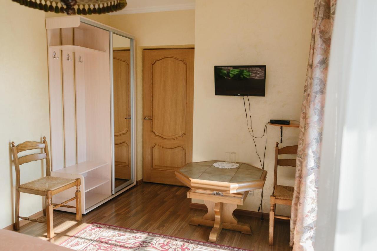 Джерело Kamianets-Podilskyi Exterior photo